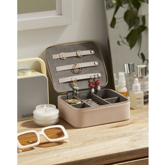 Mele and Co Shiloh Travel Jewelry Case - Picture 2 of 6